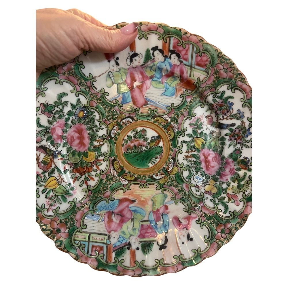 Antique Famille Rose 8' Scalloped Edge Medallion Plate Rare Slight FLAW